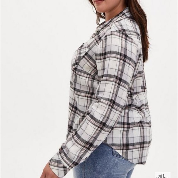 Torrid Plaid Grey Relaxed Fit Brushed Rayon Button-Up Shirt Size 0 - Picture 6 of 7